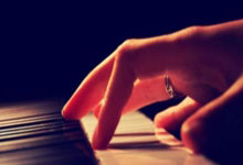 问鼎娱乐:十人美因茨-弗赖堡,卡奇两助攻,库布勒扳平比分.